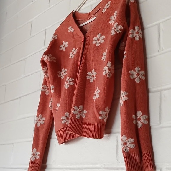 Belle Du Jour Kids Flower Cardigan - Picture 4 of 6